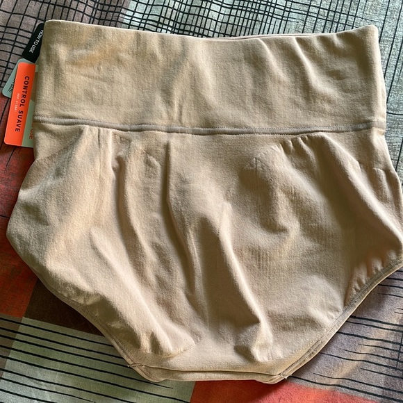 It is a little small for me. Higher Power Panties. Size XL
COLOR:DRAK NUDE - Picture 3 of 8